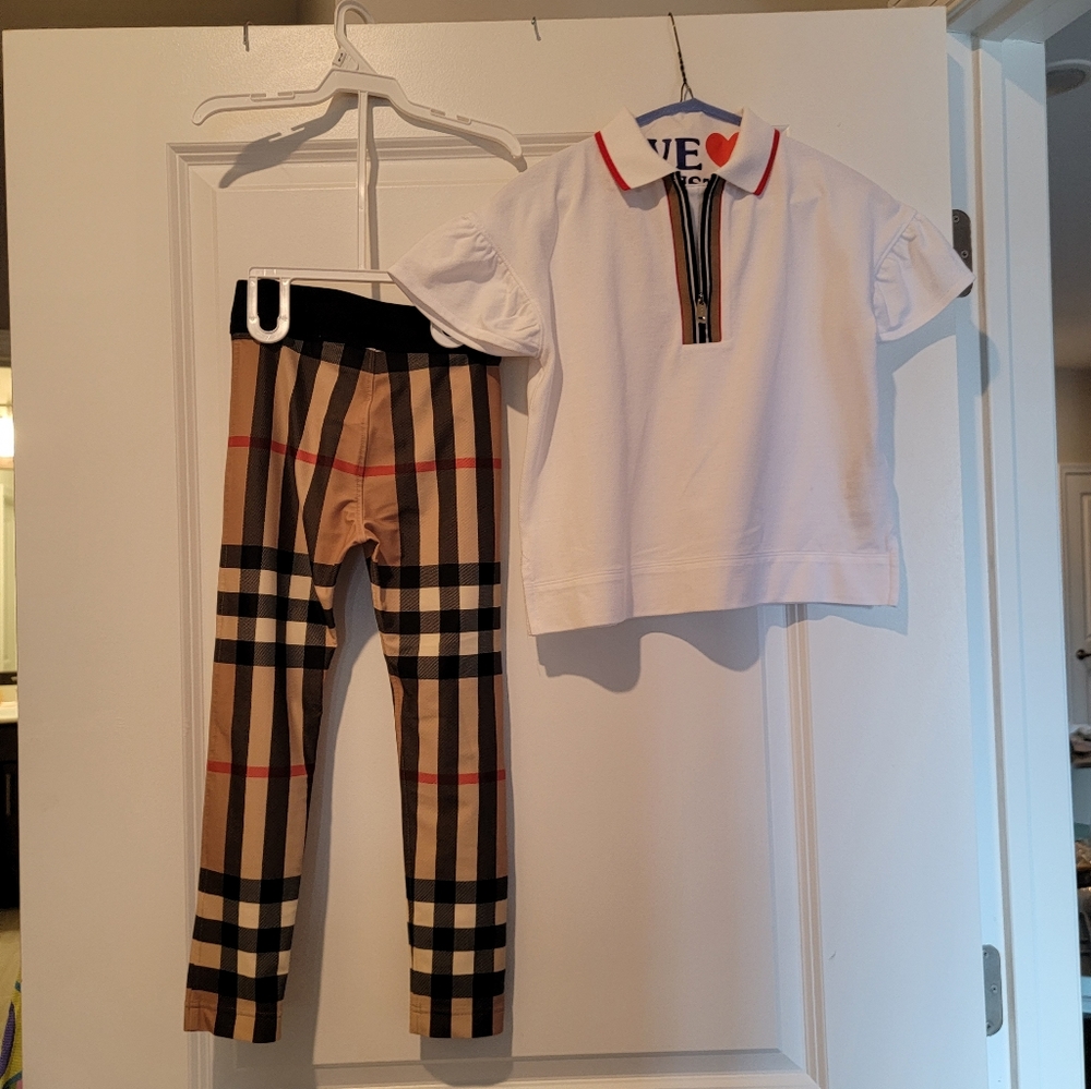 Liltle Girls sweatsuit Authentic worn one time for  picture Day in Excellent con